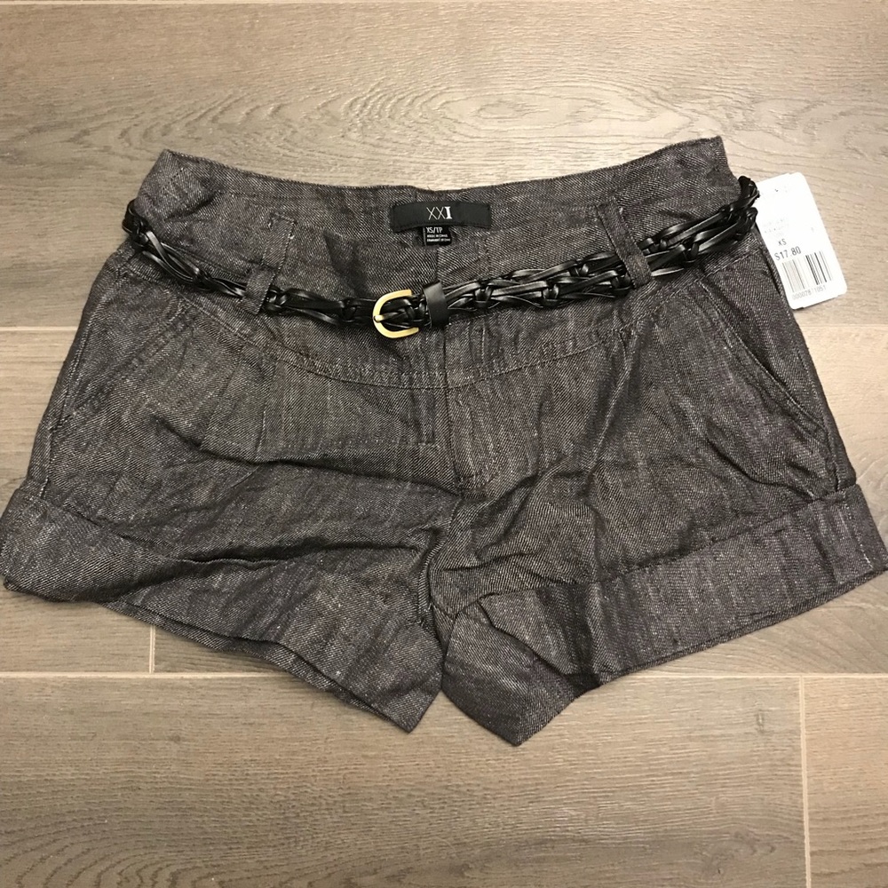 Shorts with belt
